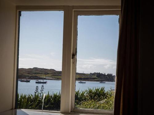 The Beach, Days Bar And B&B Inishbofin Habitación foto